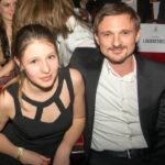 Florian Lukas mit Freundin bei der Verleihung vom Deutschen Schauspielerpreis im Theater des Westens